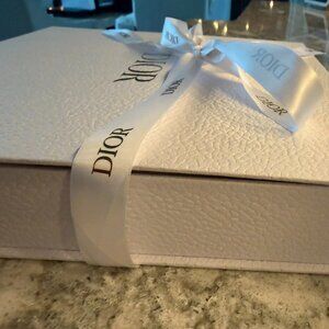 Dior Puzzle World Map